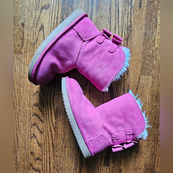 Kids Attie Koolaburra by Ugg Pink boots with bows Size 3 Item No. 1096444 - Picture 8 of 11